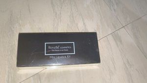 Women Lipstick With Defferent Shades