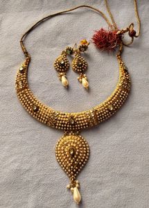Traditional Pearl Necklace & Earring Set