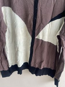 Stylish Geometric Pattern Sweater