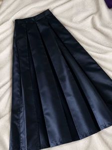 🍷Royale Black Satin Skirt🍷