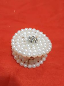 Beautiful Pearl Look White Hair Clutcher