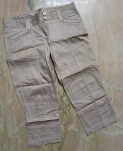 Women's Beige Capri Pants
