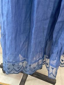 Blue Embroidered V-Neck Kurta
