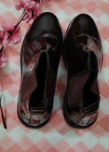 Stylish Brown Chelsea Boots