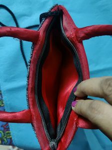 Traditional Bag With One Compartment