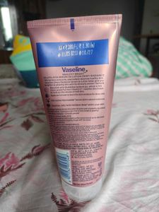 Vaseline Gluta-Hya Serum-in-lotion