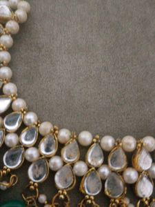 Stunning Kundan &amp; Pearl Necklace Set