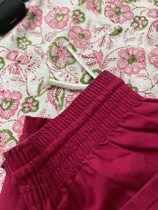 Pink baloon style pants