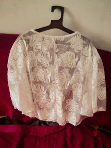 Elegant White Lace Capelet