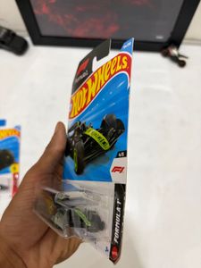 Hot Wheels F1 Kick Sauber