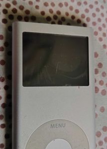 Apple iPod Classic Silver Portable 2gb MP3 Player