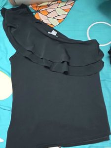 Lowest Prices_Chic Black One-Shoulder Ruffle Top