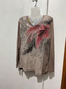 Stylish Feather Print Long Sleeve Top