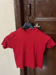 Chic Red Lettuce Trim Cropped Top