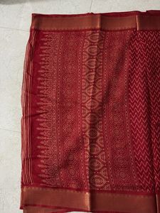 Elegant Red Saree with Zigzag Pattern