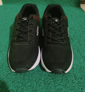 LCR Men's Casual Shoes. Like New. Good Condition