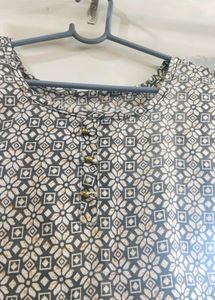Sleeveless Kurti