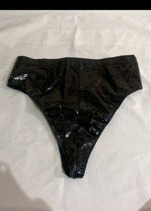 Shiny Black High-Waisted Bottoms made of la