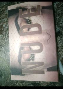 Huda Beauty Eyeshadow Palette