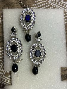 Ethnic Kundan Pendant Maangtika &amp; Earrings Set