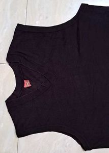 Maroon V-Neck Sleeveless Top