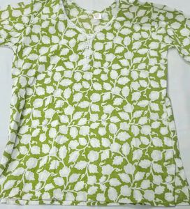 Short Green Floral Embroidered Kurta