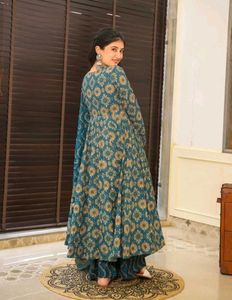 Elegant Teal Floral Print Kurta Set