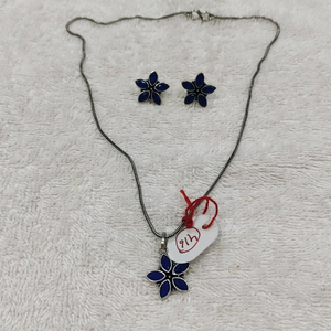 pendant set with chain