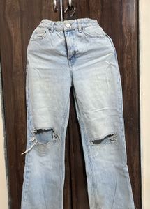 Light Wash Ripped Jeans