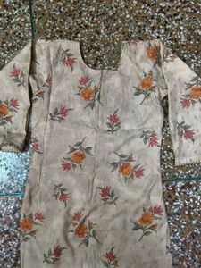 Floral Embroidered Kurta set