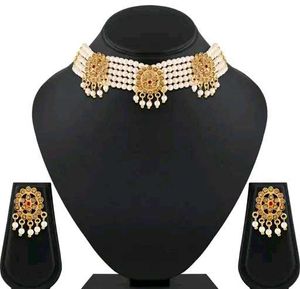 white stone Jewellery Set