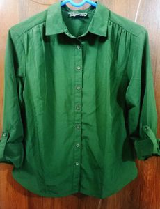 Elegant Green Button-Up Shirt