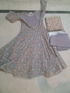 Rajnandini Suit Set