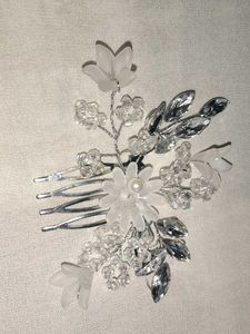 Elegant Crystal Flower Hair Comb