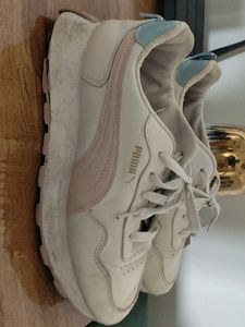 Puma Sneakers
