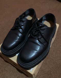 H&amp;M Black Lace-Up Oxford Shoes