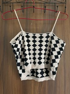 Stylish Checkered Knit Crop Top