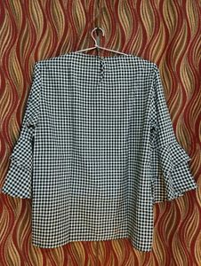 Chic Black &amp; White Checked Bell Sleeve Top