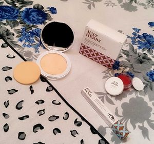 Just Herbs Makeup Kit Trio Pack