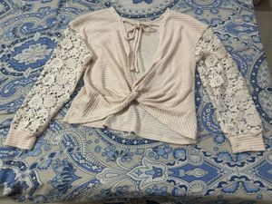 Beige backless Lace Sleeve Top