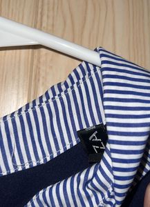 Chic Navy &amp; White Striped Top