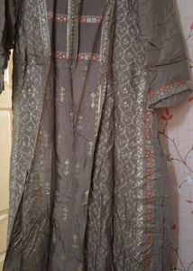 Elegant Kurta Set with Intricate Embroidery