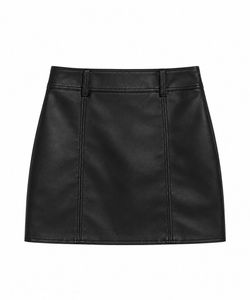 Chic Black Faux Leather Mini Skirt(H&M)