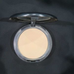 MAC Studio Fix Powder + Foundation NC30