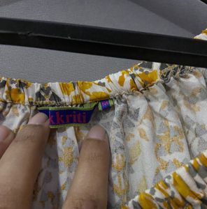 Akkriti by Pantaloons Floral Off-Shoulder Top