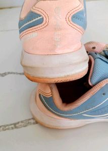💫 Girl'sLight Blue Lace-Up Sneakers