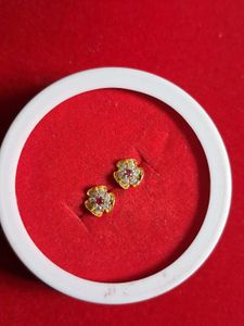 Heart Stud Earrings with Rhinestones gold