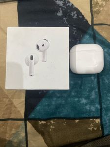 Apple AirPods 4 ANC