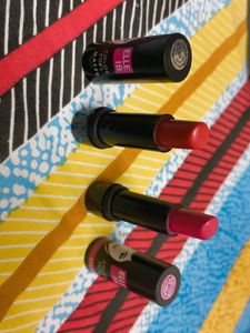 2 Elle 18 Lipstick, Lotus Kajal, Oriflame Lipstick