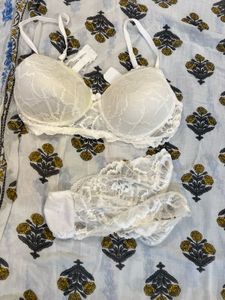 Lace Trim Floral Print Bra